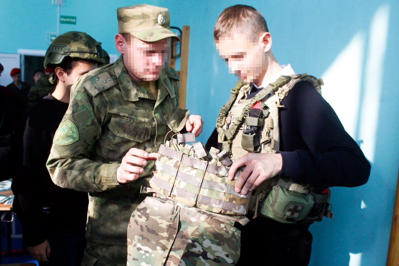 Мілітаризація дітей на окупованій Херсонщині